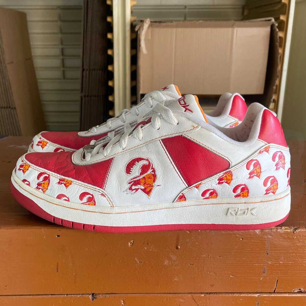 Tampa Bay Buccaneers Reebok NFL Recline Retro Men's Size 10.5 Team Sneakers